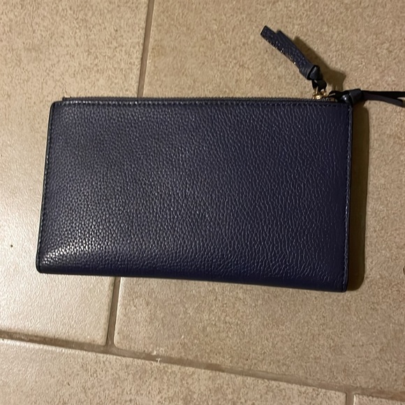 Kate Spade Wallet. Good pre-owned condition. Offers welcome. - Picture 3 of 5